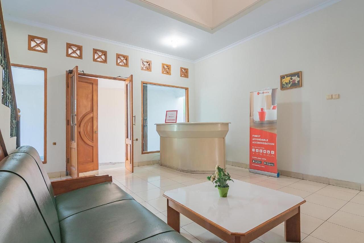 Reddoorz @ Pemuda Street Hotel Cirebon Exterior photo