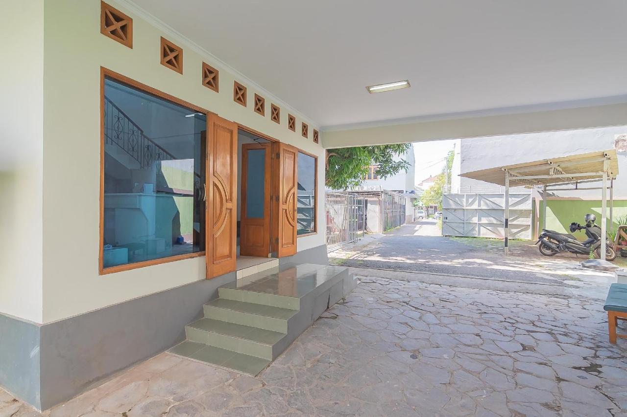 Reddoorz @ Pemuda Street Hotel Cirebon Exterior photo
