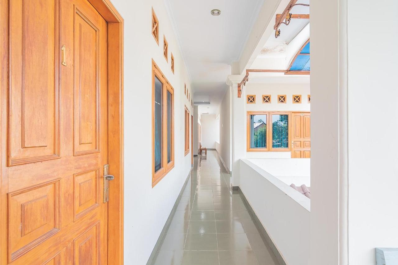 Reddoorz @ Pemuda Street Hotel Cirebon Exterior photo