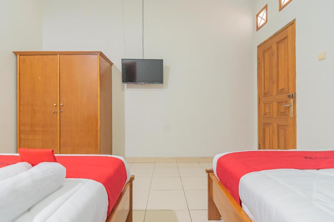 Reddoorz @ Pemuda Street Hotel Cirebon Exterior photo