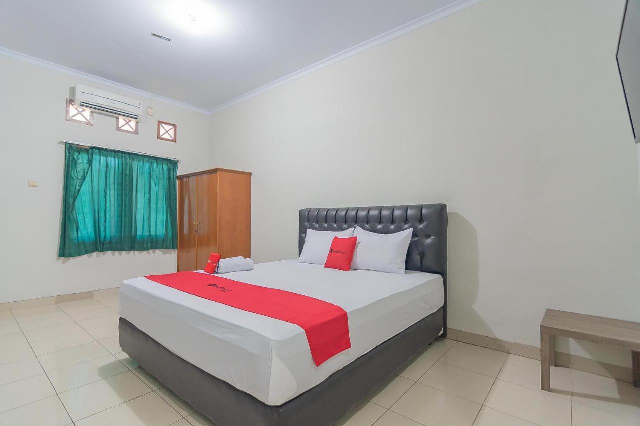 Reddoorz @ Pemuda Street Hotel Cirebon Exterior photo